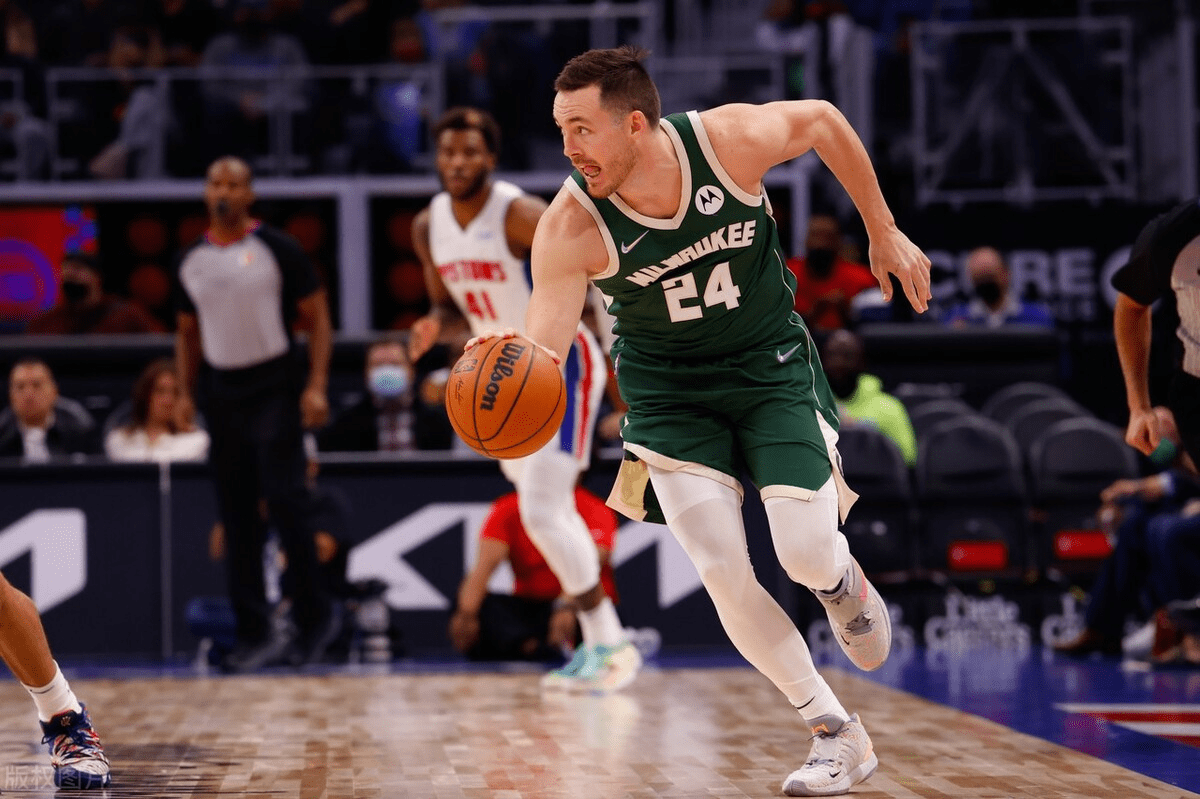 开云-西亚卡姆回归赛场,连败首场状态亮眼,雄鹿观众沸腾!的简单介绍