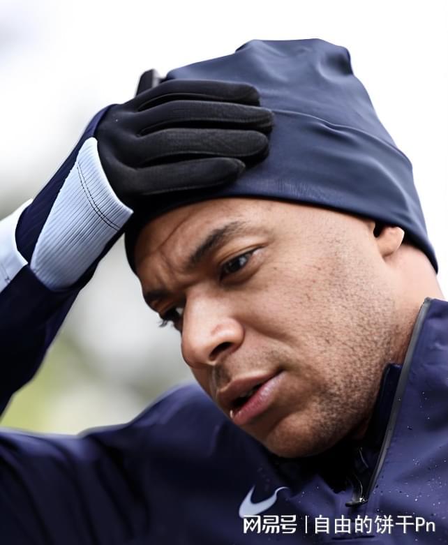 开云-Rookie在篮网比赛中惊险取胜,战术调整引发热议!的简单介绍